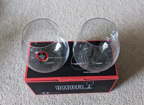 Pair riedel pinot - of,
